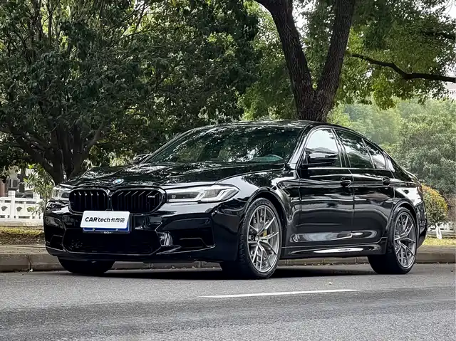 BMW M5 2021