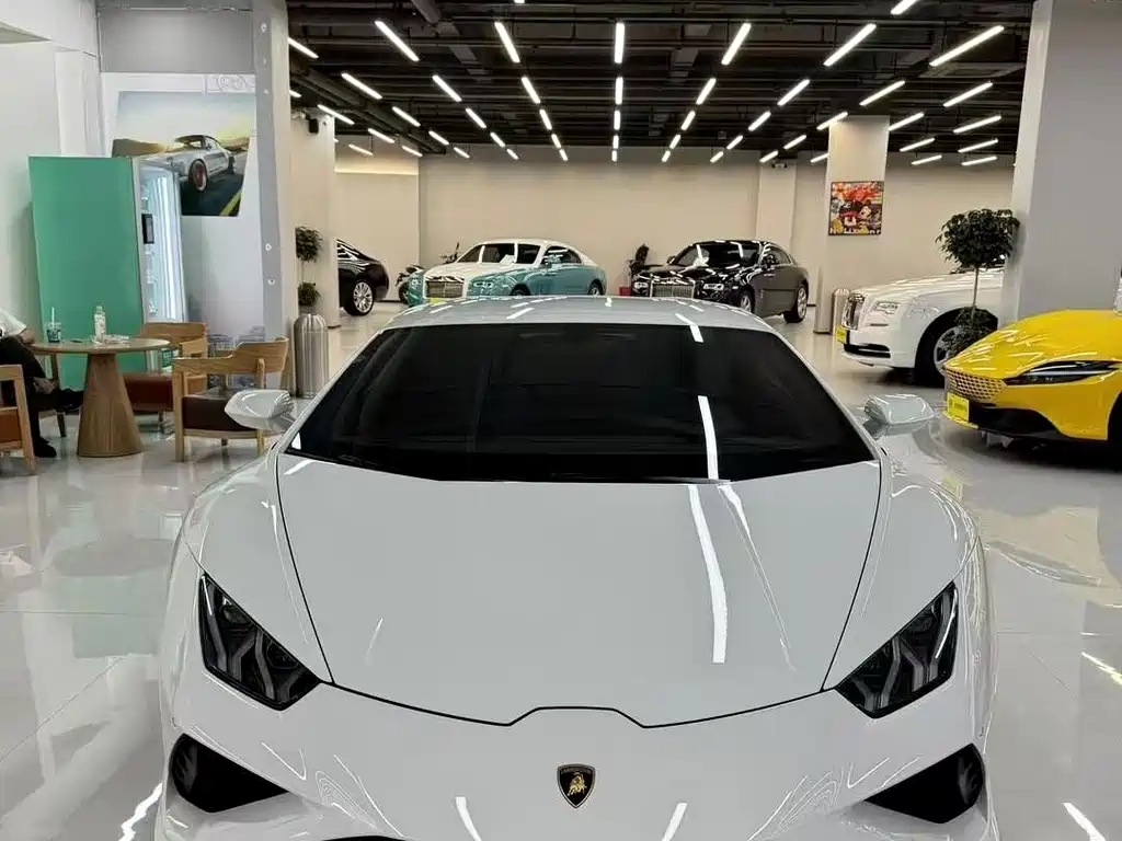 Lamborghini Huracán 2021