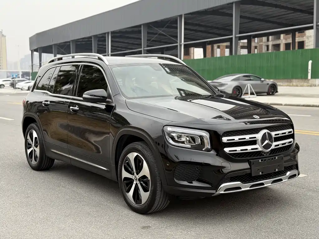 MERCEDES-BENZ GLB