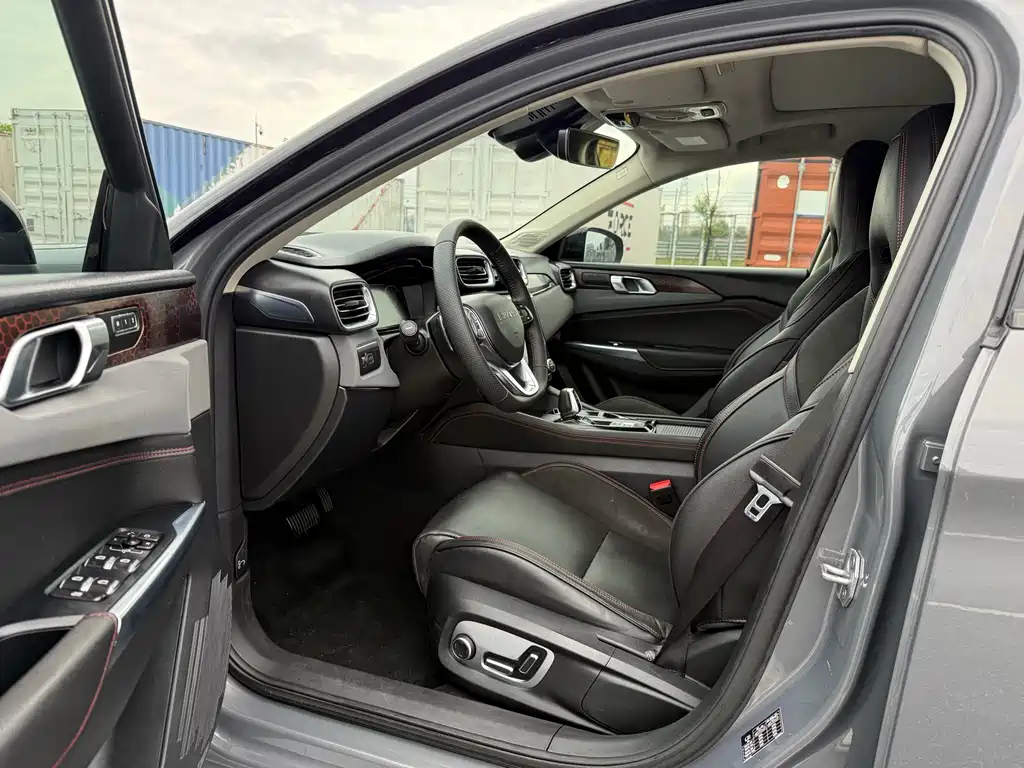Lynk & Co 02 2019 2.0T AT Pro VI