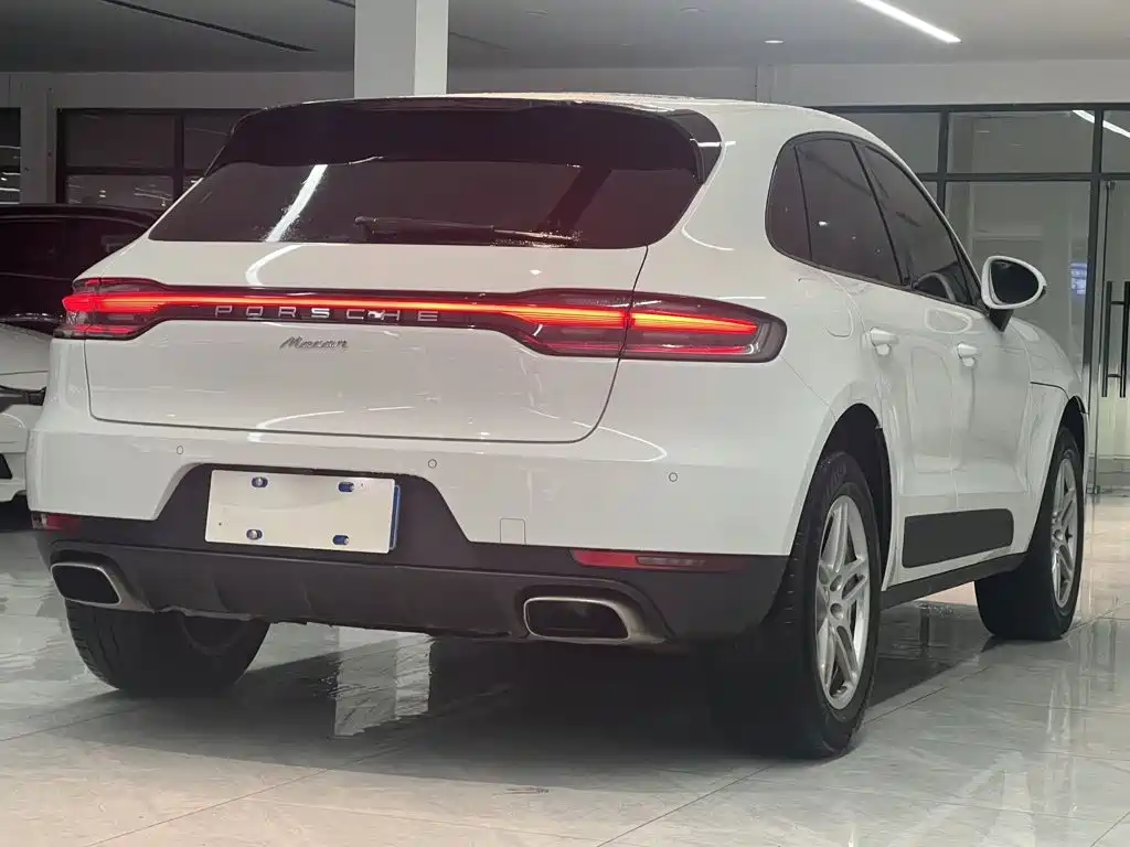 Porsche Macan — миниатюра 7