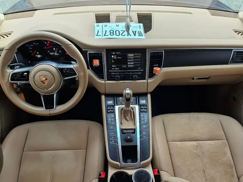 Porsche Macan — миниатюра 4