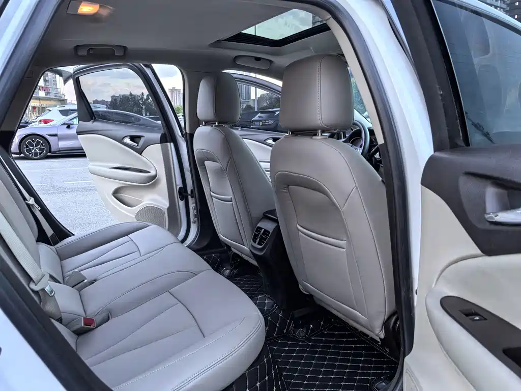 Buick Verano — миниатюра 11