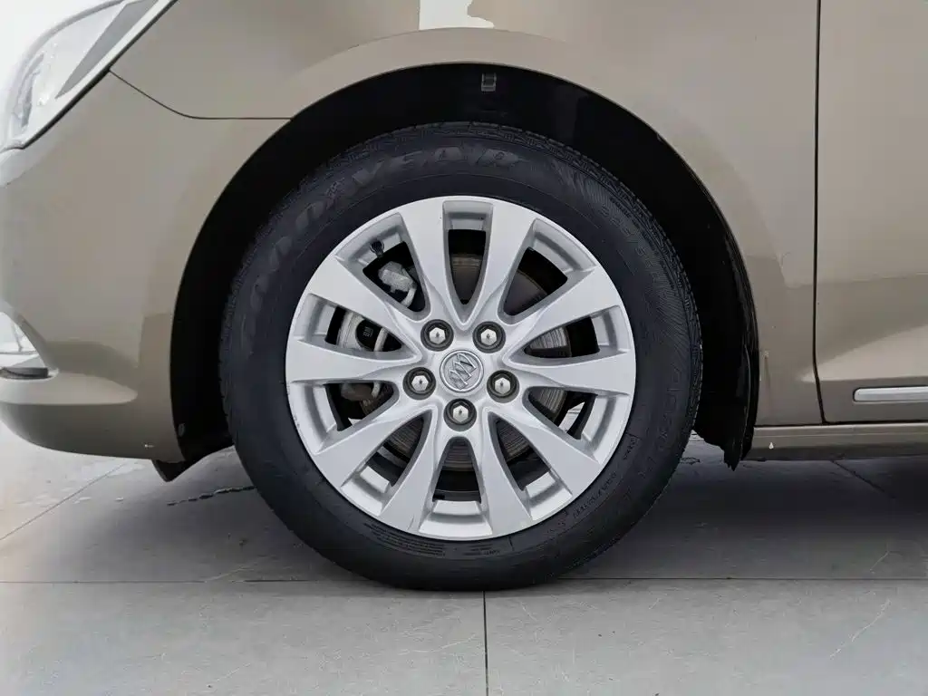 Buick LaCrosse — миниатюра 17