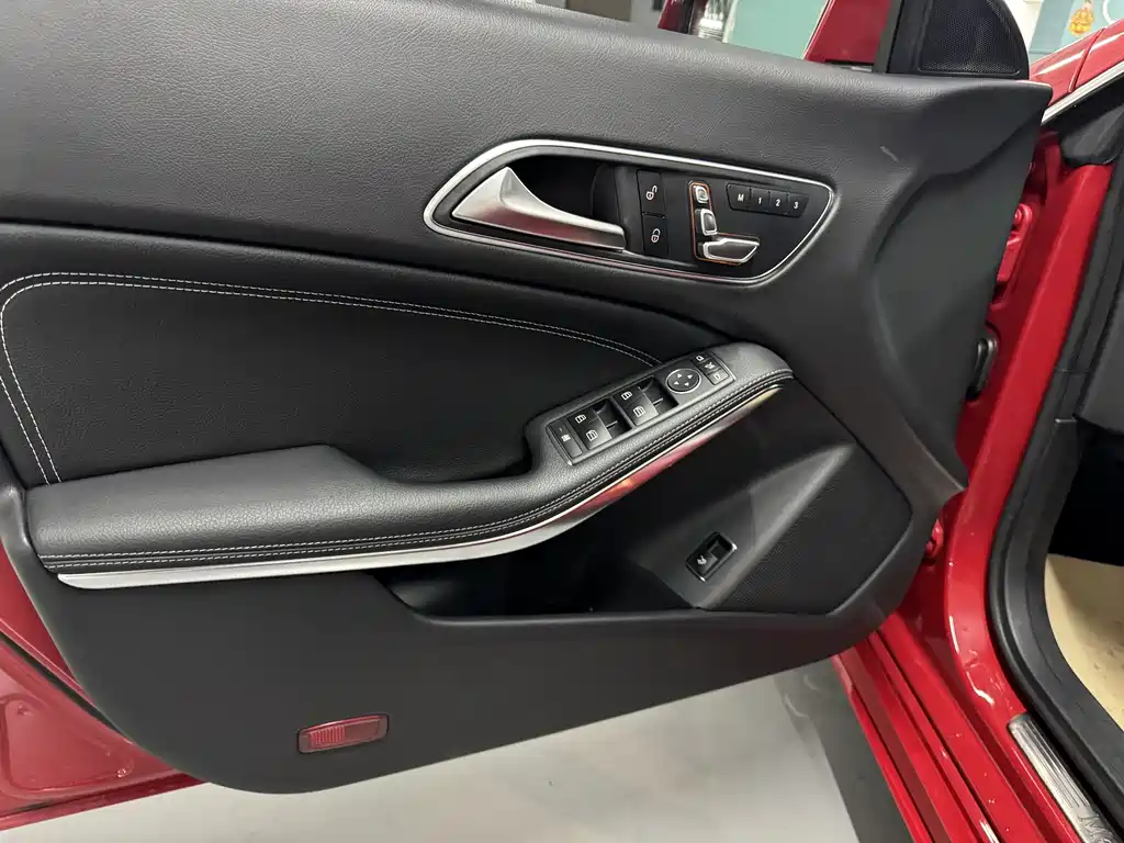 Mercedes-Benz CLA (Import) Facelift CLA 200 Fashion Type, фото 4