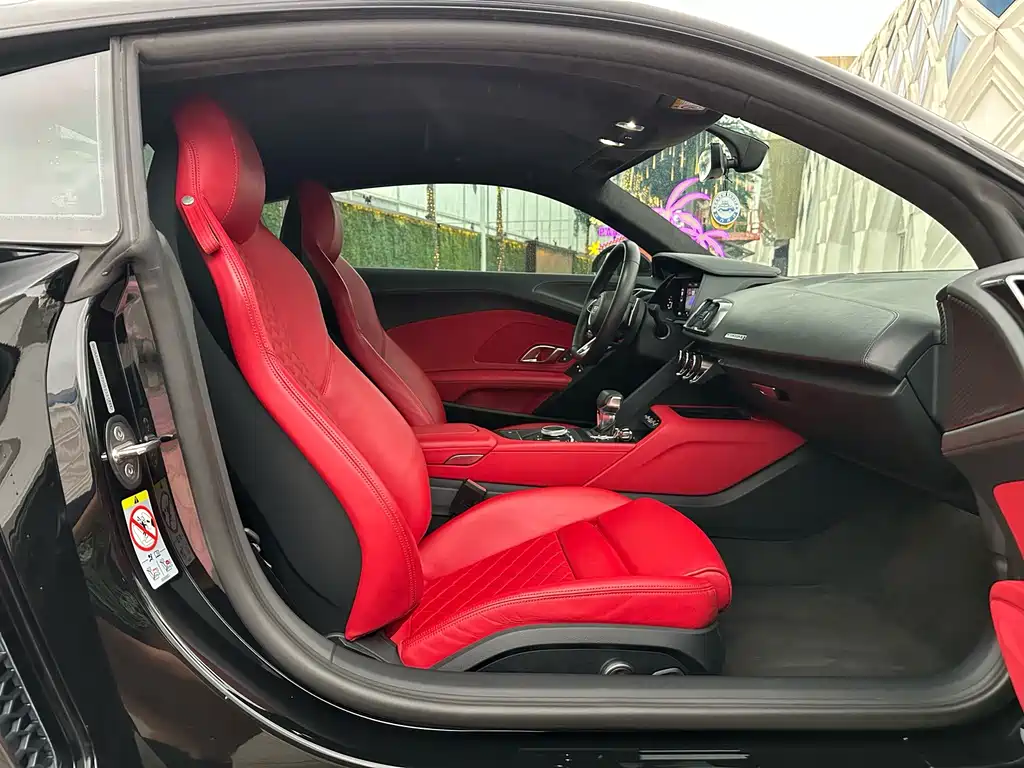 Audi R8 — миниатюра 13
