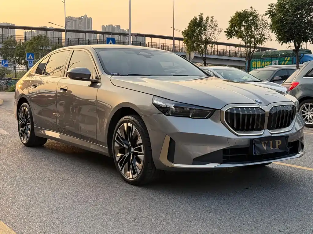 BMW 5 Series 5 2025 530Li Premium Luxury