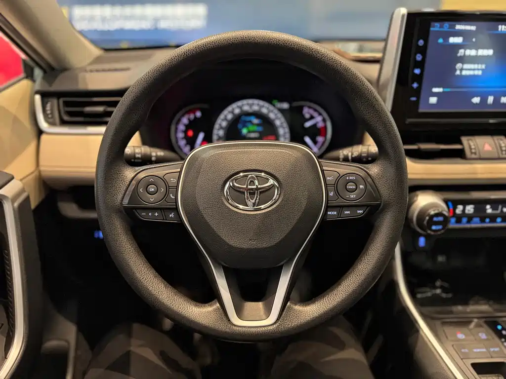 Toyota RAV4 — миниатюра 12