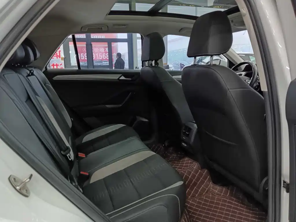 VOLKSWAGEN T ROC EXPLORING SONGS