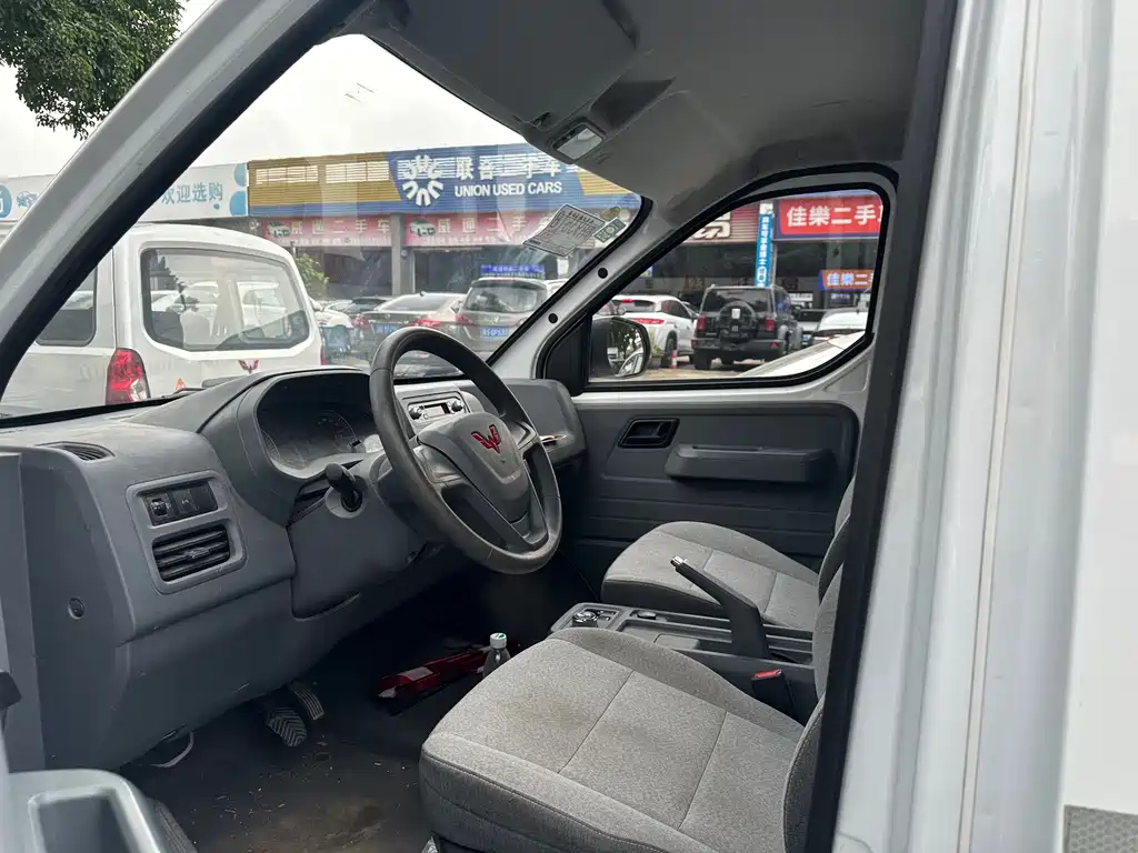 Wuling Yangguang — миниатюра 7