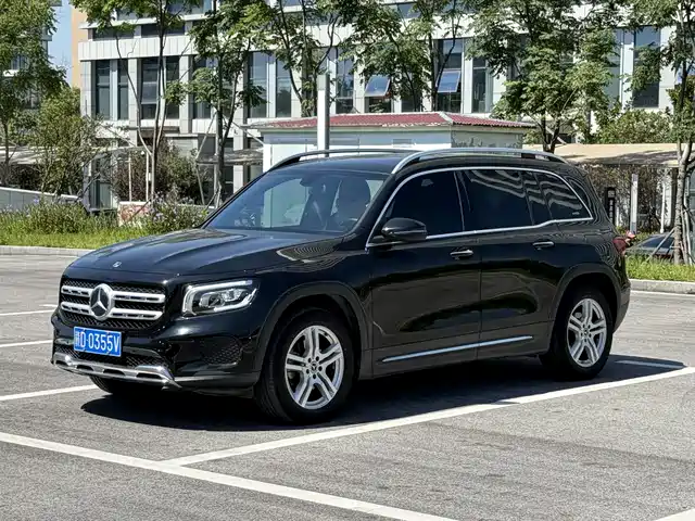 MERCEDES-BENZ GLB