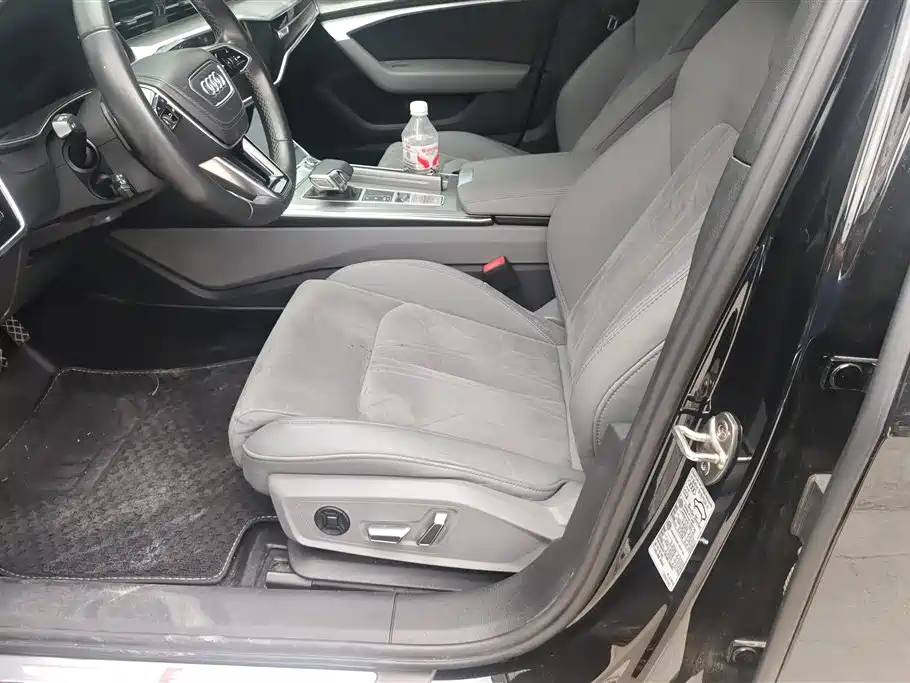 Audi A6L 2023 40 TFSI Luxury