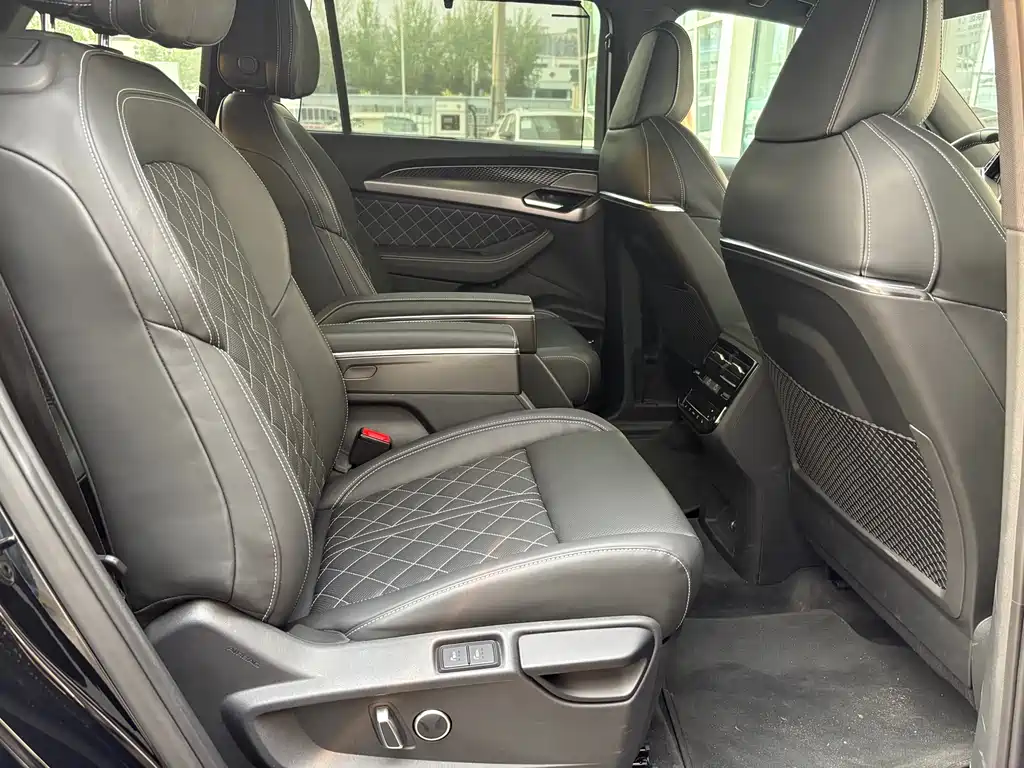 Audi Q6 2024 45 TFSI quattro 6 мест
