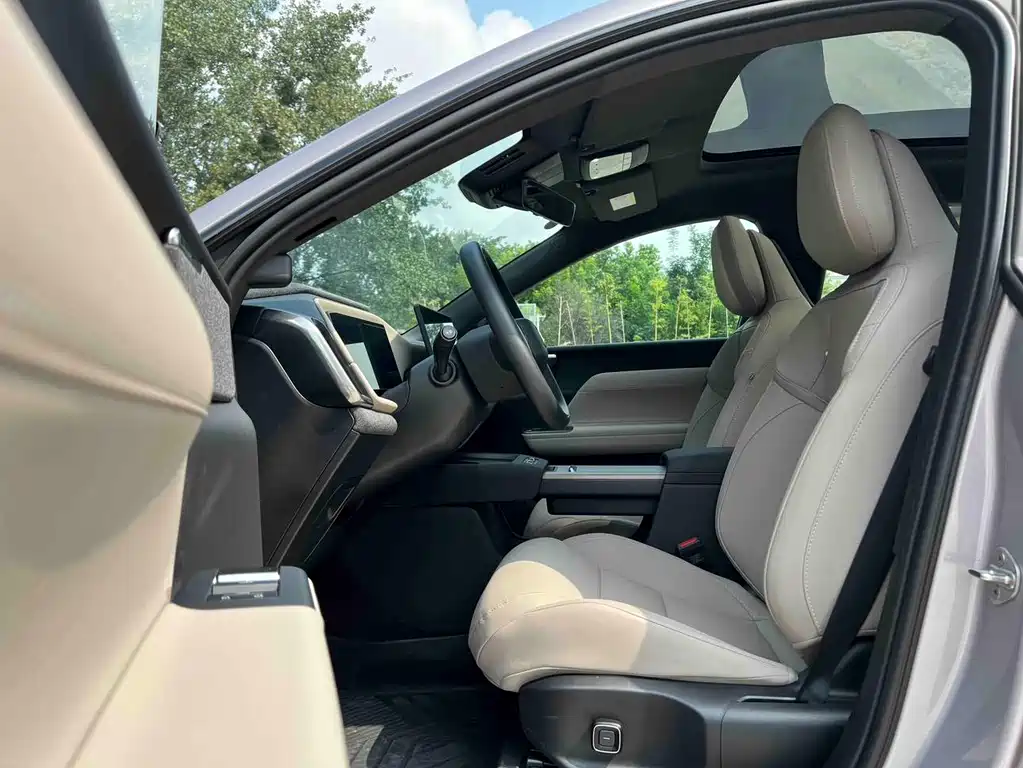 Volvo XC70 PHEV — миниатюра 16