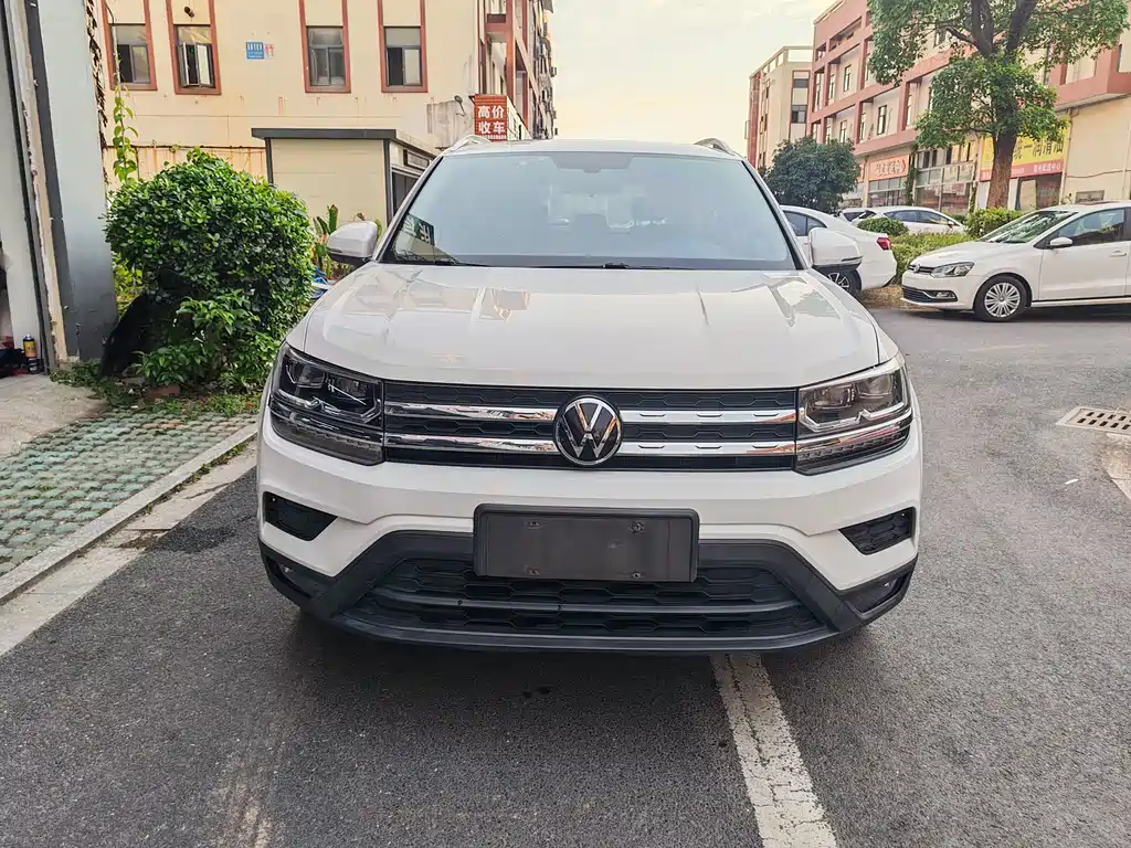Volkswagen Tharu — миниатюра 3