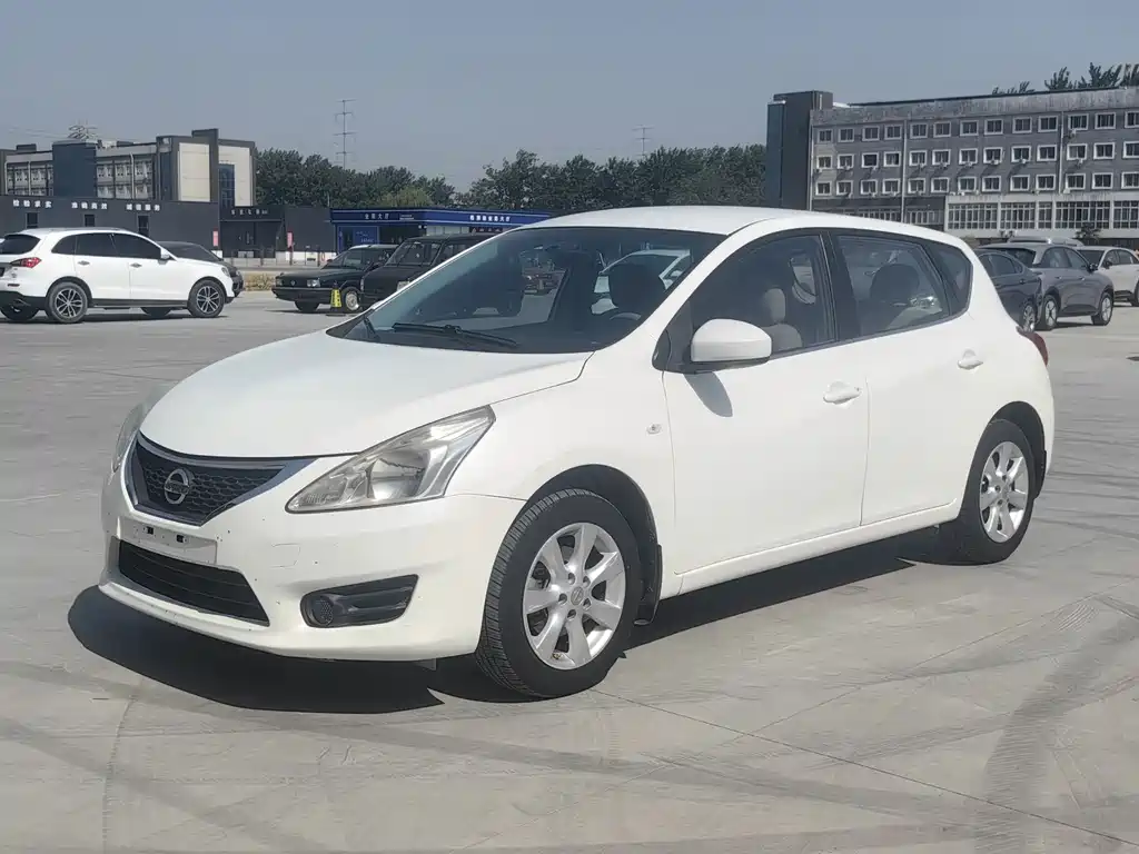 Купить Nissan Tiida