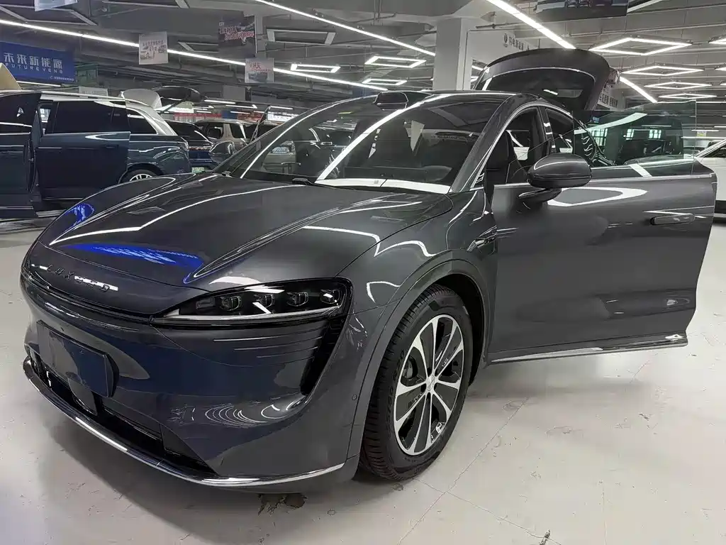 智界 Zhijie R7 2025