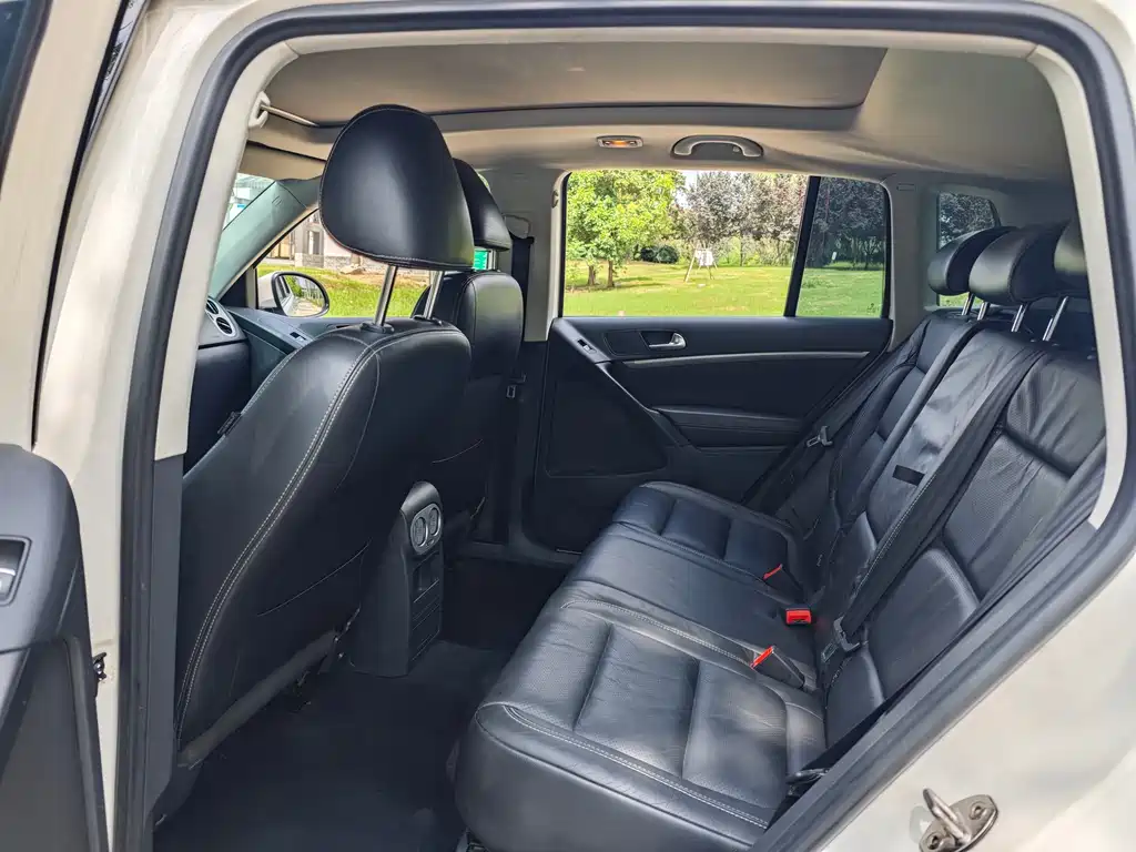 Volkswagen Tiguan 2016 300TSI AT Luxury