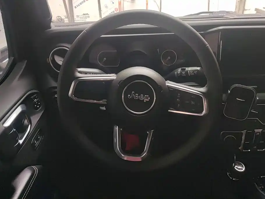 Jeep Wrangler — миниатюра 15