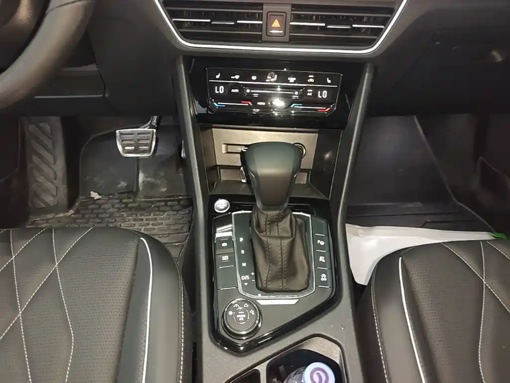 Volkswagen Tiguan L — миниатюра 14