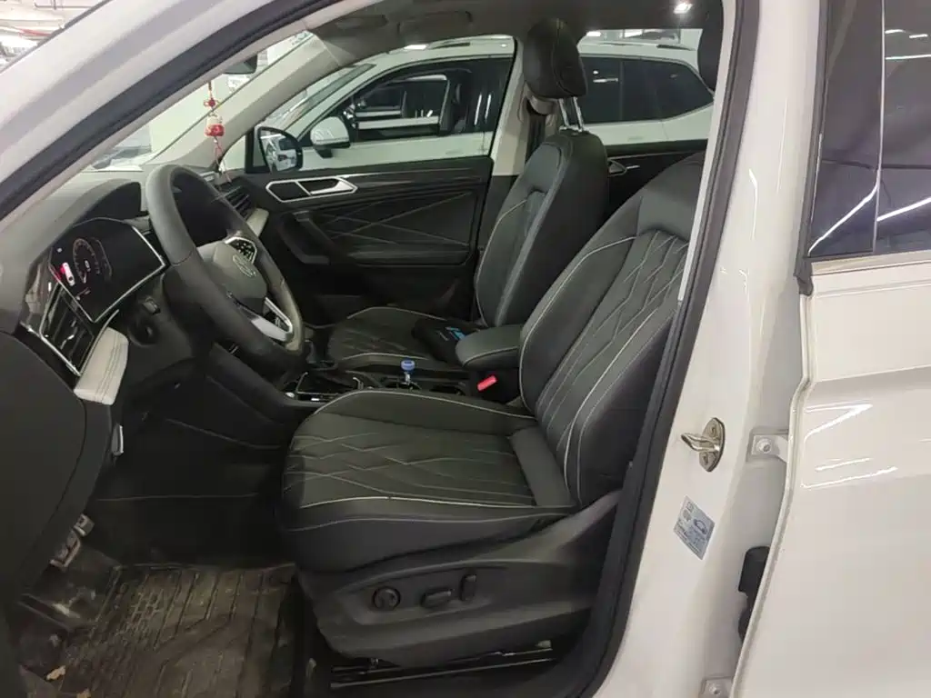 Volkswagen Tiguan L — миниатюра 15
