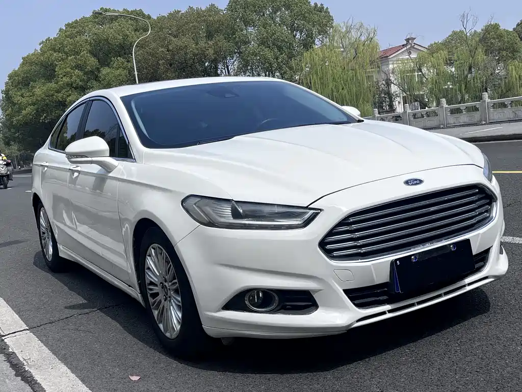 Ford Mondeo 2013 2.0L GTDi200 Fashion