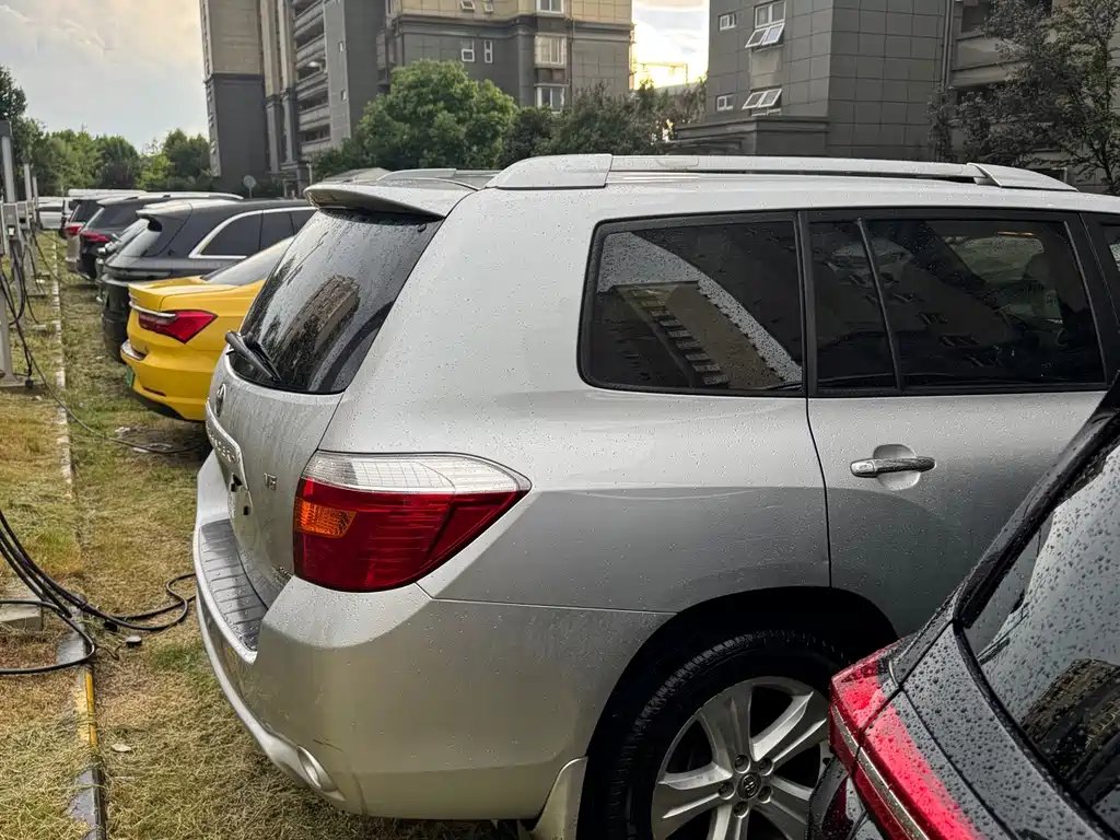 Toyota Highlander — миниатюра 11
