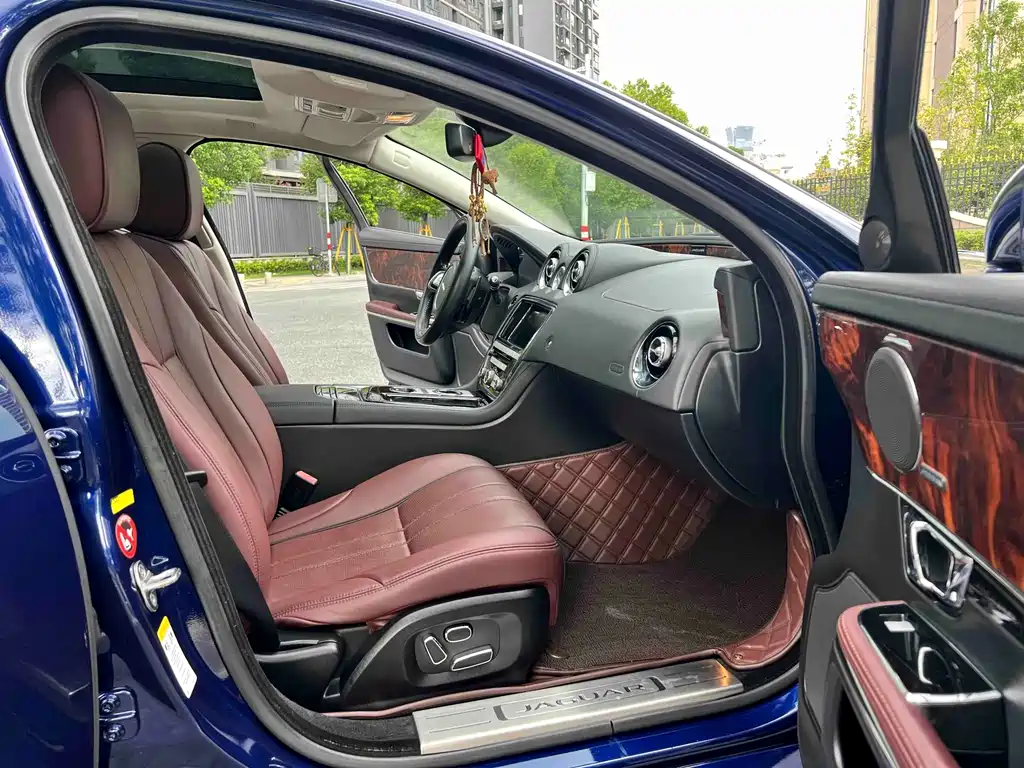 Jaguar XJ — миниатюра 13