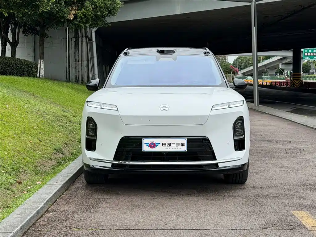 NIO ES8 2026 мест Executive Luxury