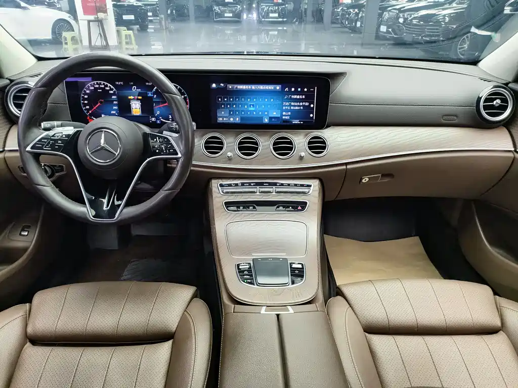 MERCEDES-BENZ E CLASS