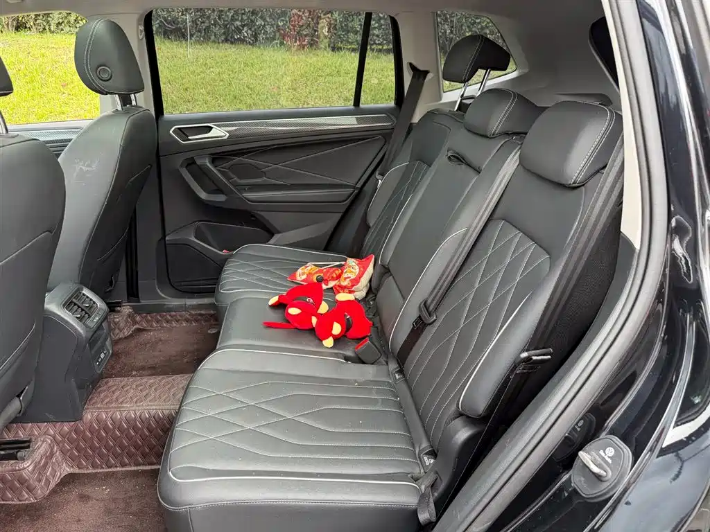 Volkswagen Tiguan L L 2025 330TSI AT R-Line