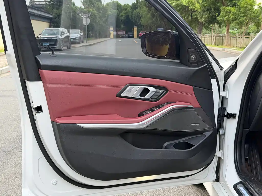 BMW 3 Series — миниатюра 6
