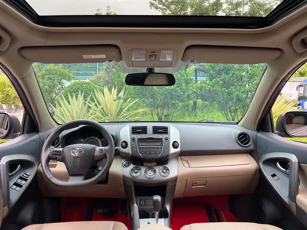 Toyota RAV4 — миниатюра 16