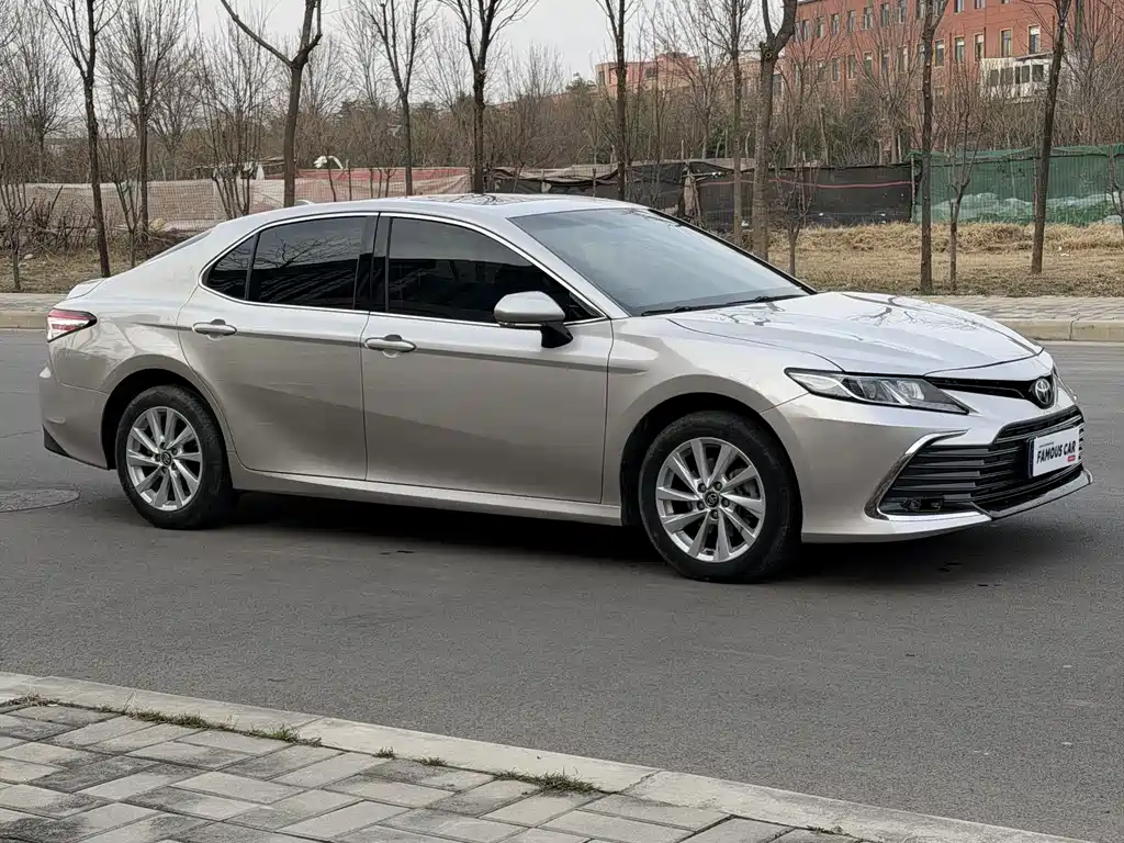 TOYOTA CAMRY