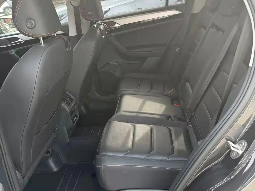 Volkswagen Tayron 2021 330TSI 30