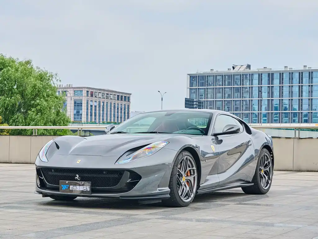 Купить Ferrari 812