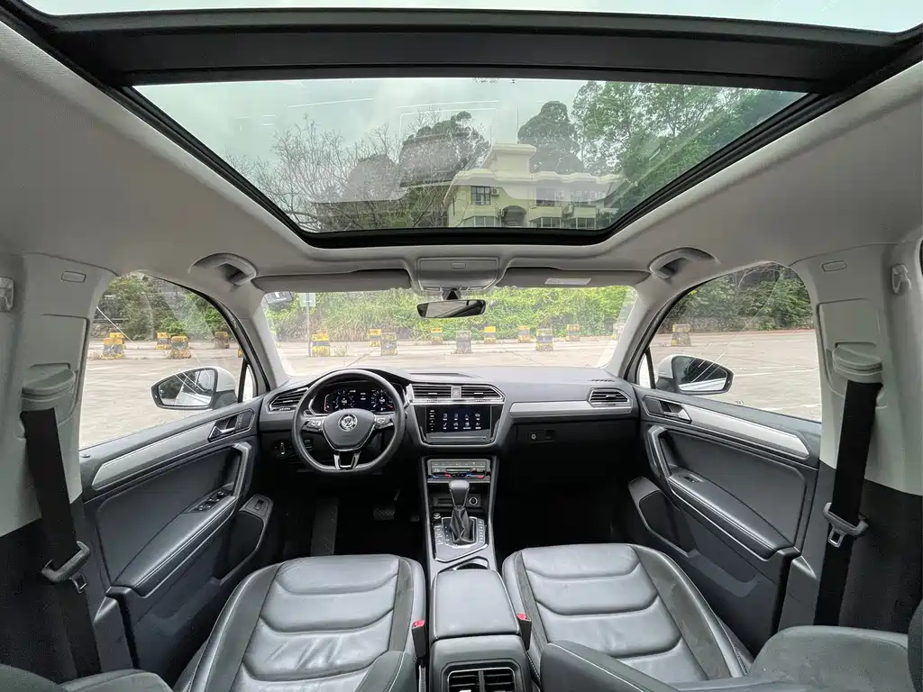 Volkswagen Tiguan L PHEV — миниатюра 16