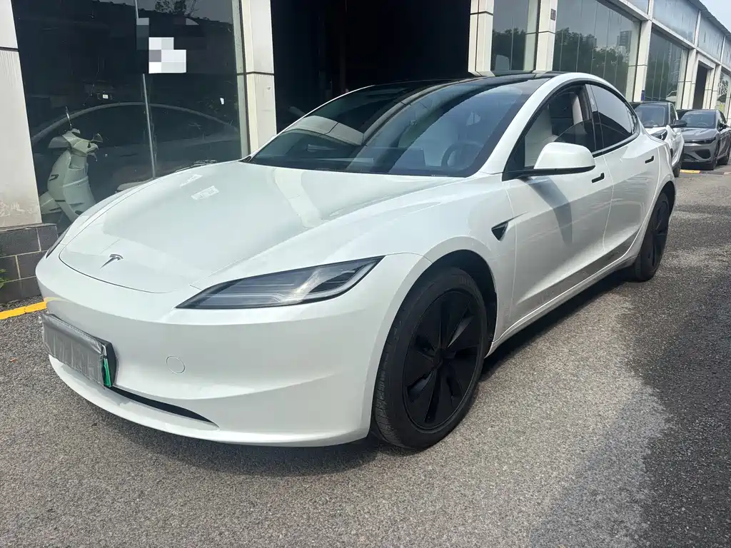 Tesla Model 3 — фотографии объявления, Фото 2