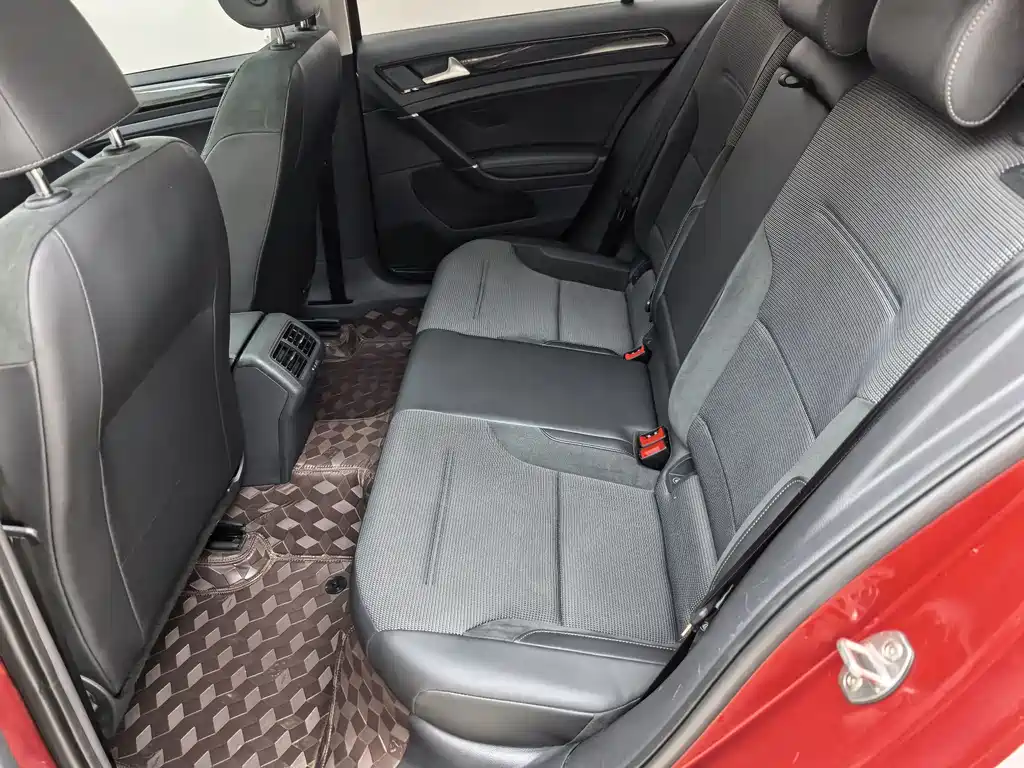 Volkswagen Golf 2018 230TSI AT Comfort