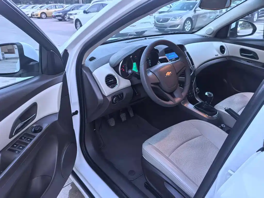 Chevrolet Cruze — миниатюра 10