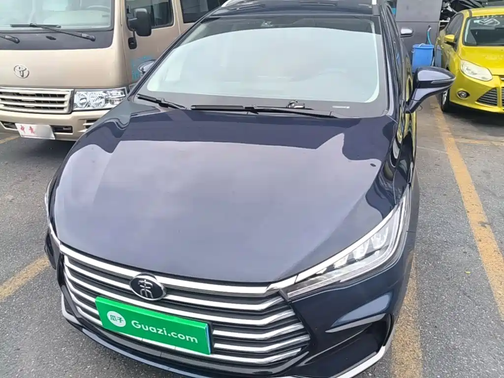 BYD MAX — миниатюра 3