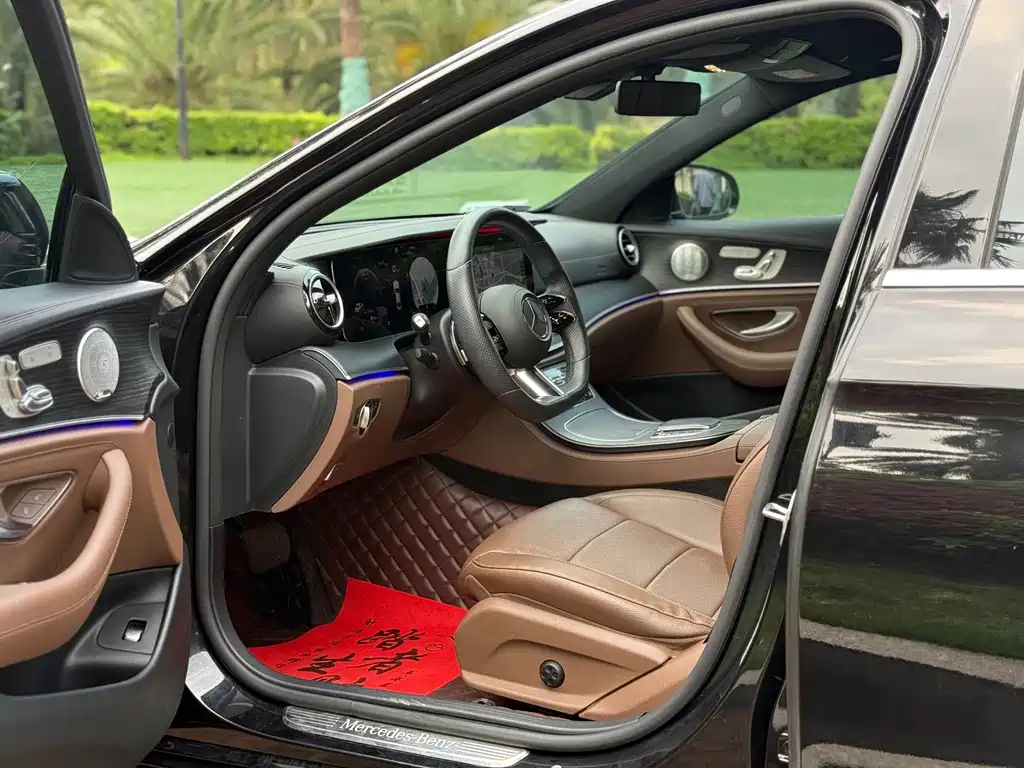 Mercedes-Benz E-Class — миниатюра 6