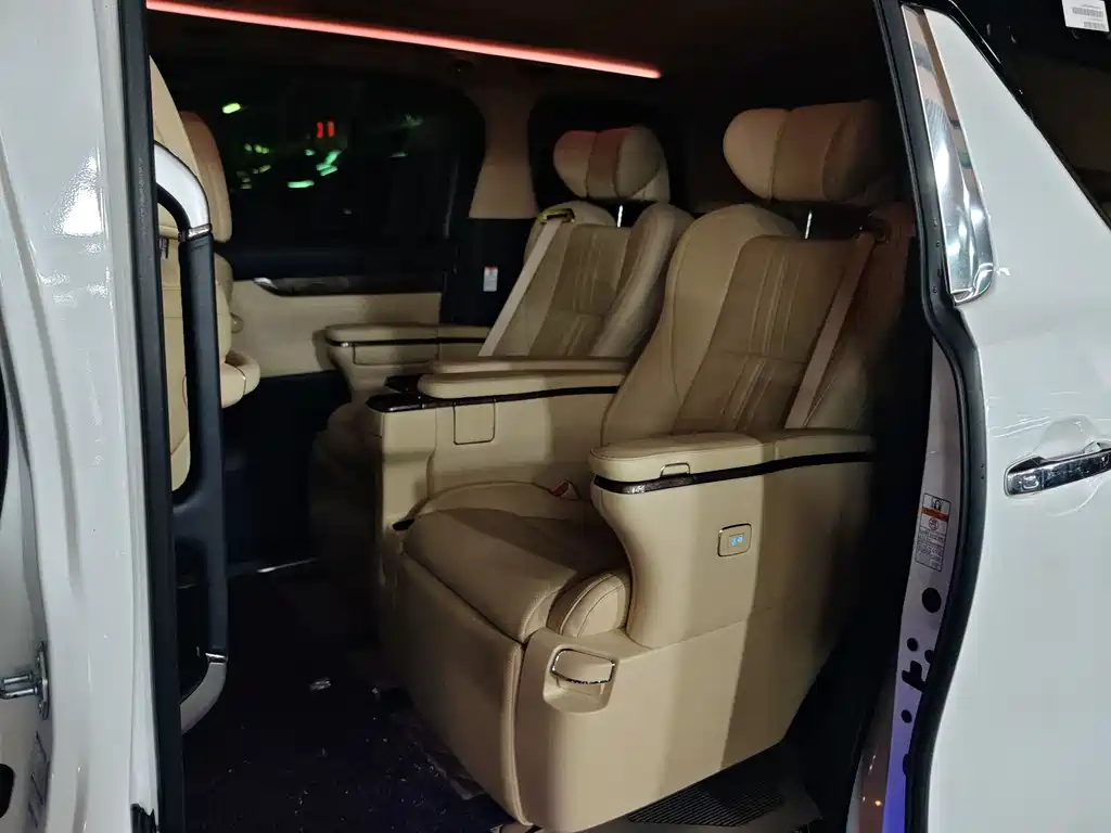Toyota Vellfire 2021 2.5L HV