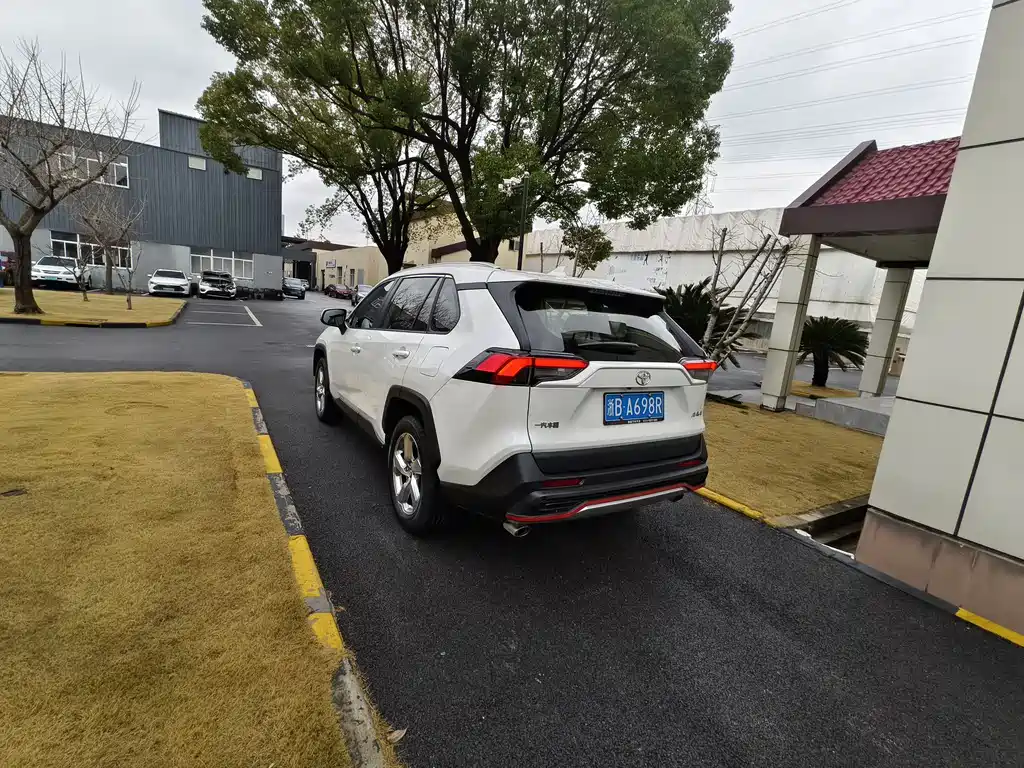 TOYOTA RAV4 RONGFANG