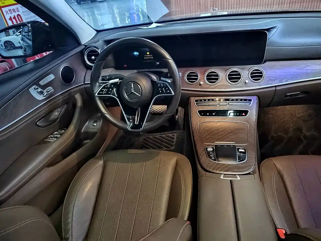 Mercedes-Benz E-Class — миниатюра 13