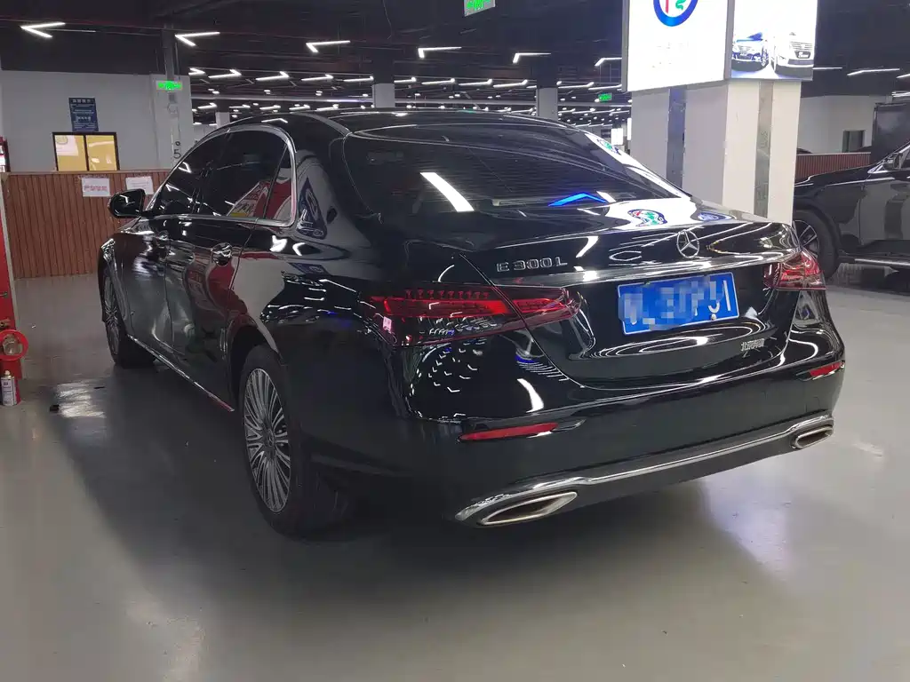 Mercedes-Benz E-Class — миниатюра 14