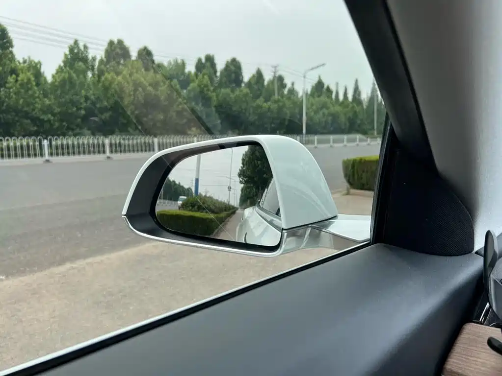 Tesla Model 3 — миниатюра 14