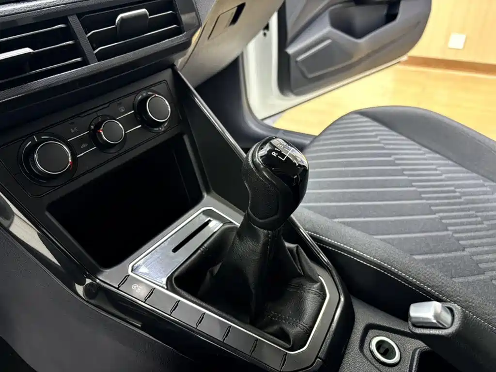 Volkswagen Lavida — миниатюра 16