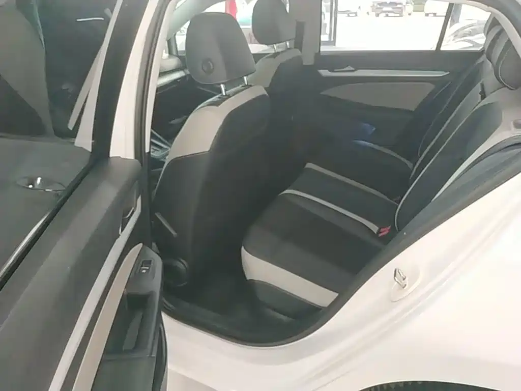 Volkswagen Golf — миниатюра 17