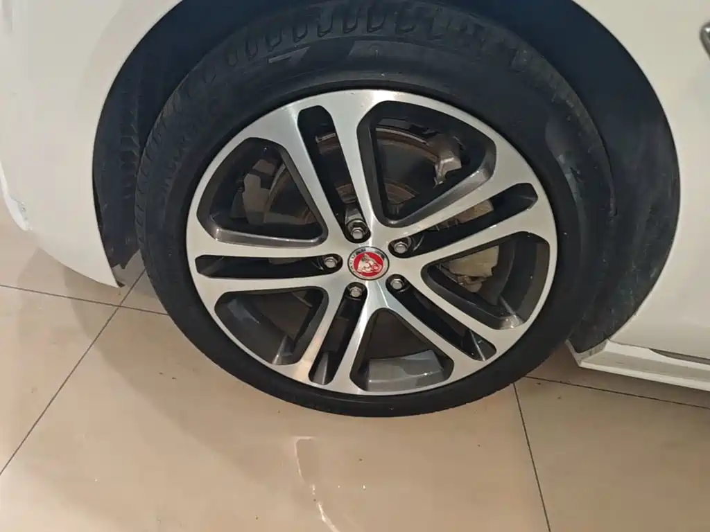 Jaguar XEL — миниатюра 23